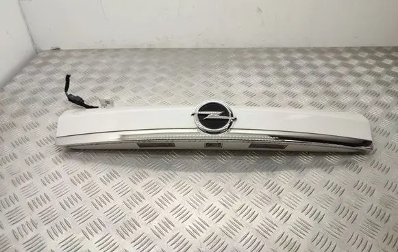 Opel Mokka X Trunk door license plate light bar 95093299 95093281