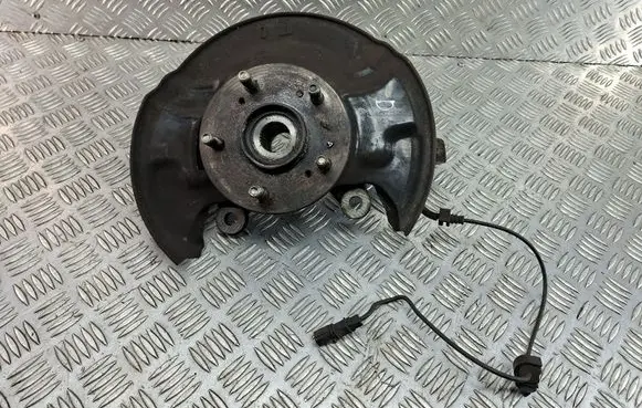 Honda CR-V Front wheel hub spindle knuckle 