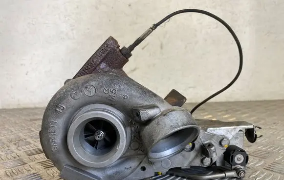Mercedes-Benz E W211 Turbo A6460900980 AL0043 6NW009228