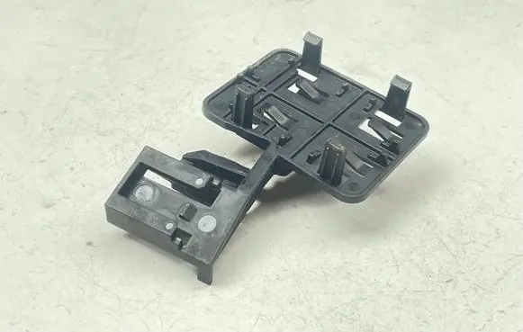 Audi A3 8Y Rear glass lock/latch Q246 3Q0907816A