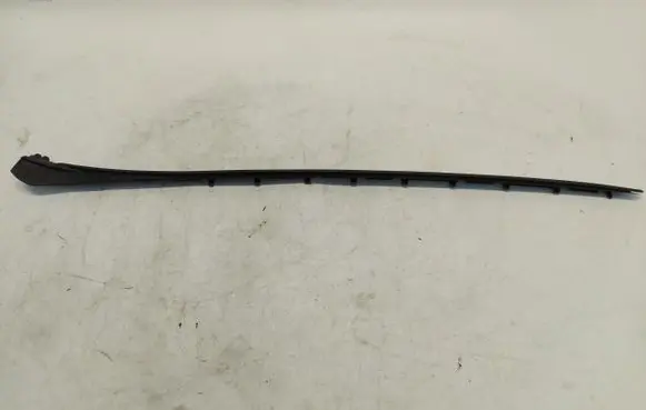 BMW 2 Active Tourer U06 Windshield trim 8492278