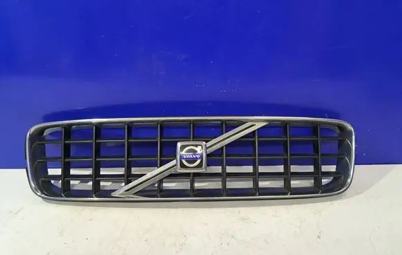 Volvo XC90 Front bumper upper radiator grill 8620641