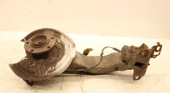 Rear wheel hub