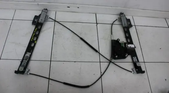 Ford Focus ST Front door window regulator with motor 