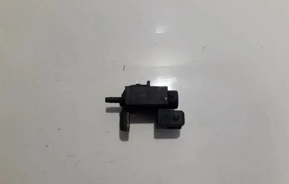 BMW 5 E39 Turbo solenoid valve 72234100 1742712