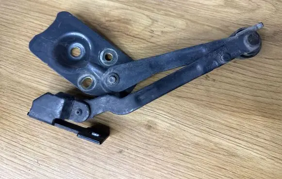 Volvo XC90 Tailgate/trunk/boot hinge 30674750