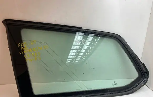 Volkswagen PASSAT B8 Rear side window 3G9845297