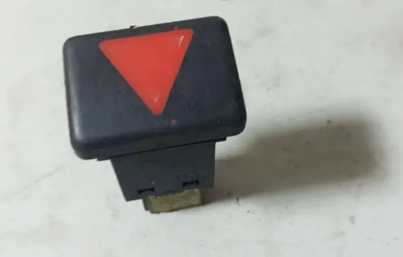 Audi A4 S4 B7 8E 8H Hazard light switch 8E0941509