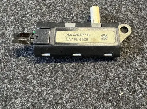 Volkswagen Caddy Aerial antenna amplifier 2K0035577B