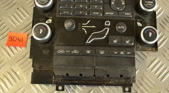 Volvo V70 Climate control unit 30782909