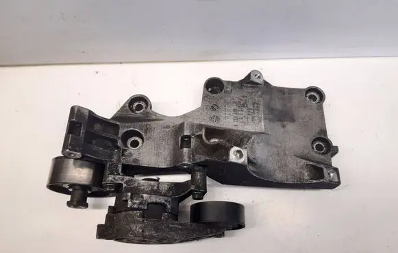 Volkswagen Golf V Engine mounting bracket 03G903143