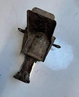 Renault Espace - Grand espace IV Spare wheel mounting bracket 