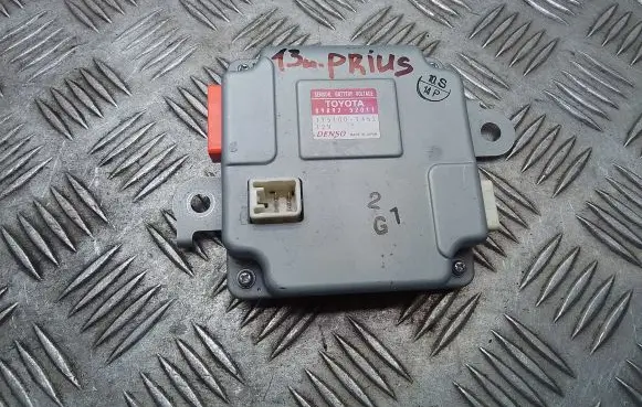 Toyota Prius (XW30) Battery control module 8989252011 1751007462