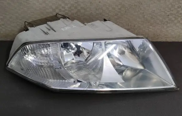 Skoda Octavia Mk2 (1Z) Headlight/headlamp 4050049