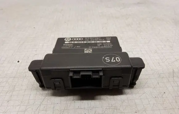 Volkswagen PASSAT B6 Gateway control module 3C0907530C 3C0907951A