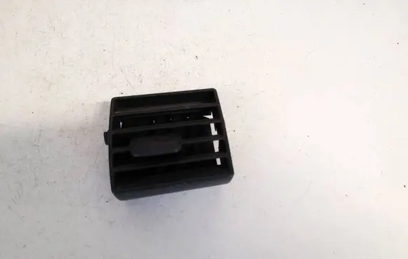 Volvo S40 Dash center air vent grill y01130