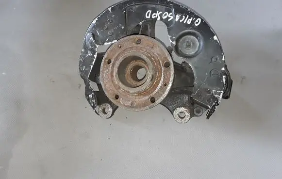 Citroen C4 II Picasso Front wheel hub 1610138080