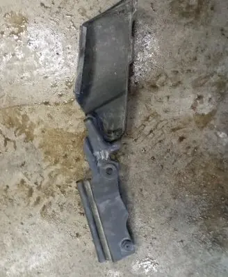 Engine bonnet/hood lock trim molding