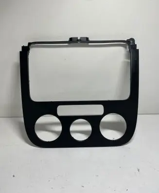 Volkswagen Jetta V Radio/GPS head unit trim 1K0858069F