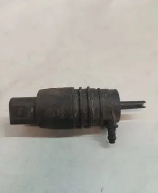 BMW 5 E39 Windscreen/windshield washer pump 8362154
