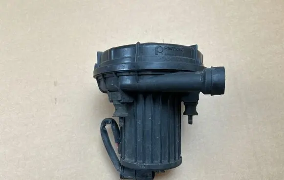 BMW 6 E63 E64 Secondary air pump 7506210