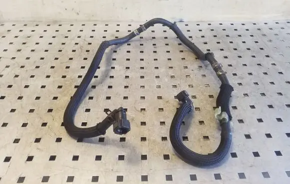 Nissan Juke I F15 Fuel line/pipe/hose 