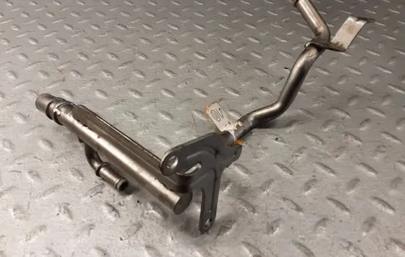 Land Rover Defender Engine coolant pipe/hose K6D38K598DC LR125620 K6D38K598DD