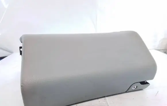 Glove box