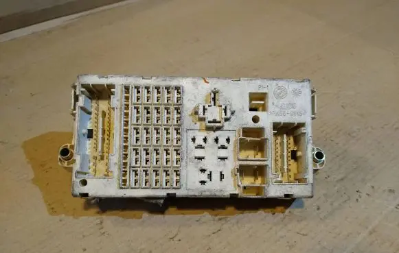 Fiat Punto (188) Fuse module 46767353