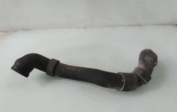 Mercedes-Benz C W203 Engine coolant pipe/hose 