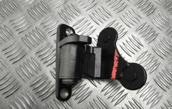 Mercedes-Benz C AMG W204 Front door upper hinge A047058 T4228