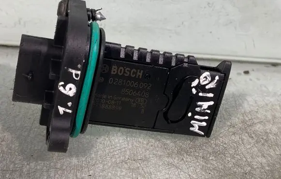 Mini One - Cooper Coupe R56 Mass air flow meter 8506408