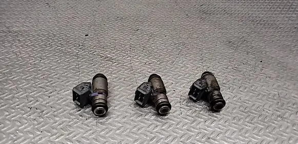 Volkswagen Golf IV Fuel injectors set 036031A
