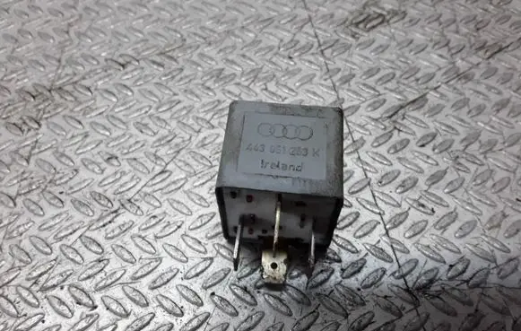 Audi A8 S8 D2 4D Other relay 443951253K