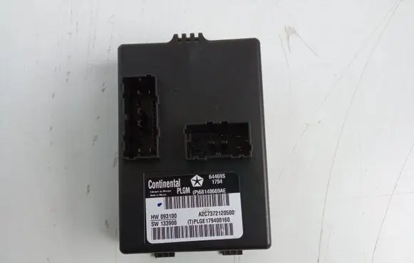 Jeep Grand Cherokee Tailgate/trunk control unit/module 68140669AE