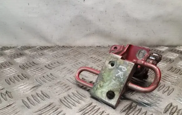 Volkswagen PASSAT B5 Front door lower hinge 4B0831412A