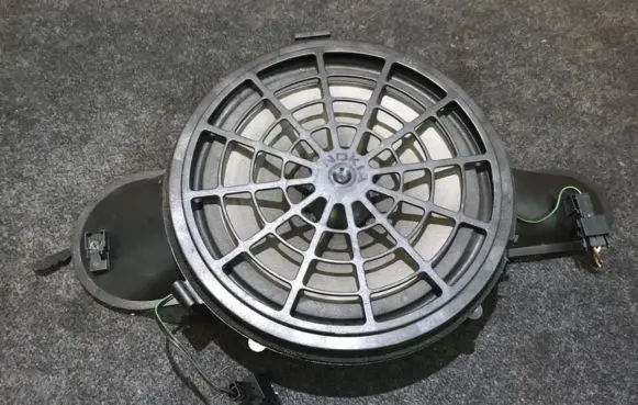 Mercedes-Benz S W220 Subwoofer speaker a2208200202 49164