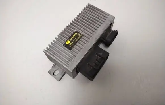 Renault Scenic I Glow plug pre-heat relay 7700100703
