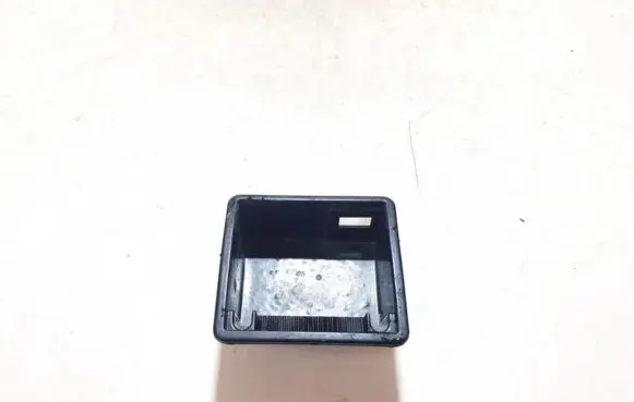 Nissan X-Trail T30 Car ashtray k66611au000