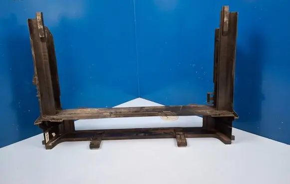 BMW 5 E60 E61 Radiator support slam panel bracket 7787443 F6416