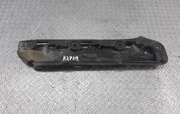 Volkswagen Touran I Front bumper mounting bracket 1T0807935