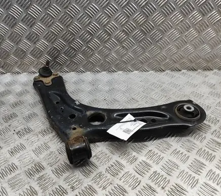 Volkswagen Golf VII Front lower control arm/wishbone 5Q0407152J