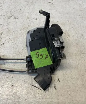 Nissan Leaf I (ZE0) Front door lock S9311460