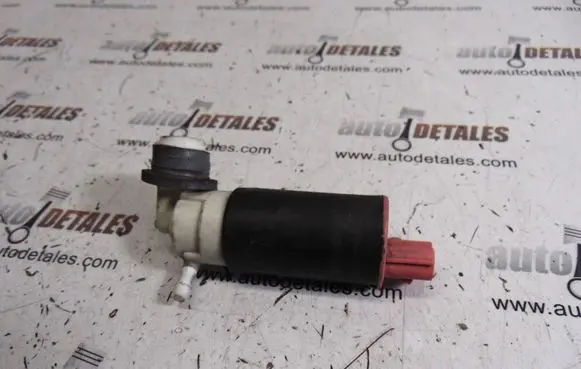 Honda CR-V Windscreen/windshield washer pump