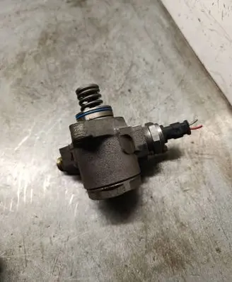 Audi A1 Fuel injection high pressure pump 04e127026bb