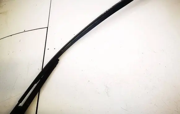 Honda CR-V Front wiper blade arm