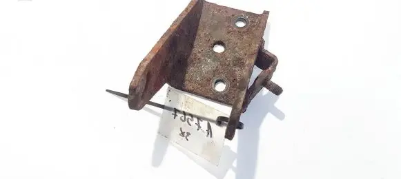Toyota Corolla Verso E121 Engine mounting bracket
