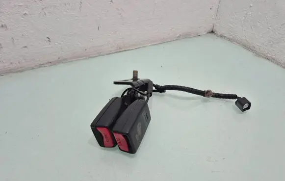 Honda Civic Middle seatbelt buckle (rear) 
