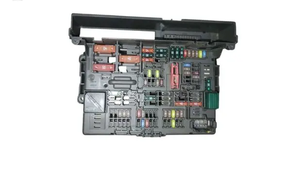BMW 3 E90 E91 Fuse module 9119446 92500000 90403244