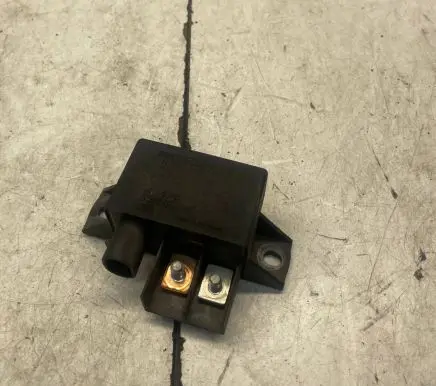 Mercedes-Benz E W211 Charging relay A0025426419 0332002167